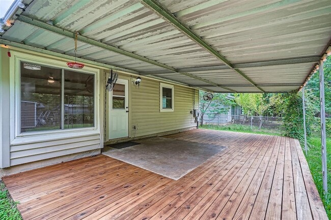 Building Photo - 507 Seminole Dr