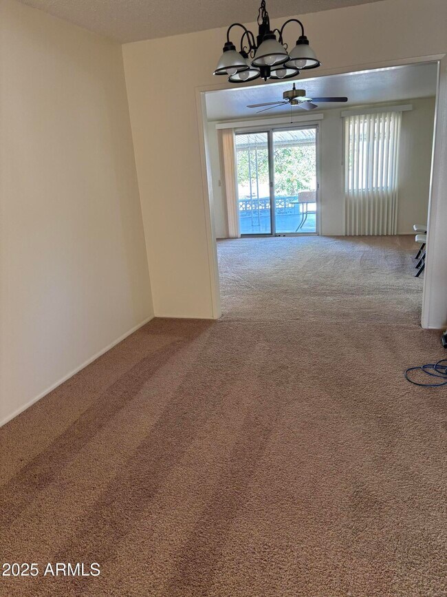 Building Photo - 10326 W Pleasant Valley Rd