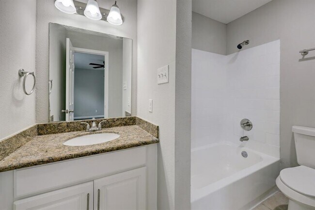 Building Photo - 9850 Pagewood Ln