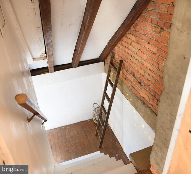 Building Photo - 120 Delaware St