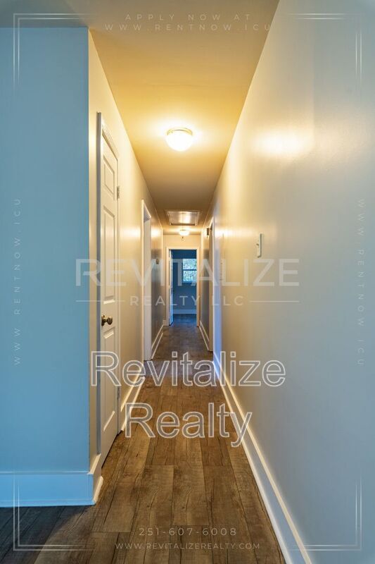 Building Photo - 1746 Cody Rd N