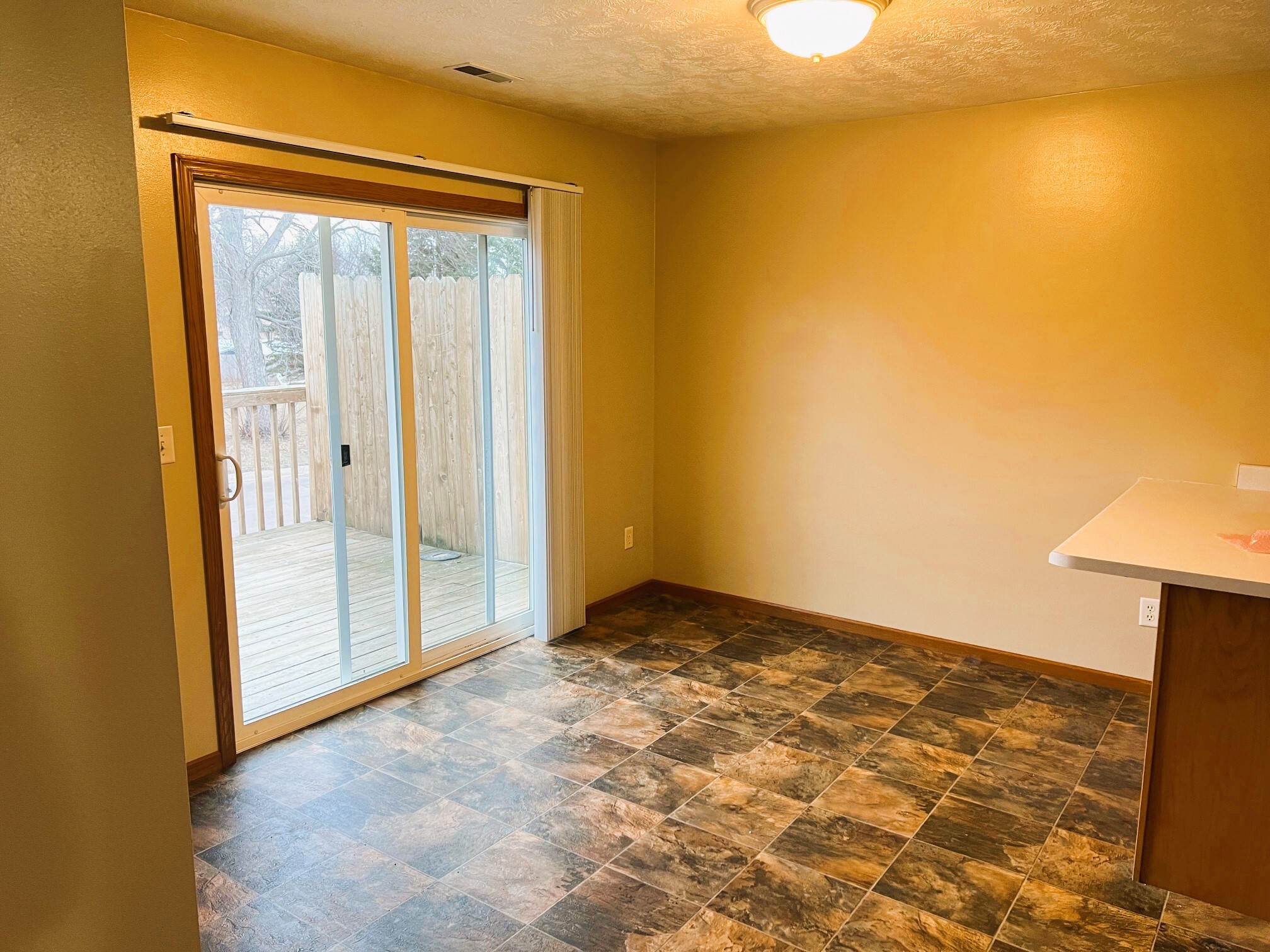 Dining Room - 1400 E Rushmore Dr