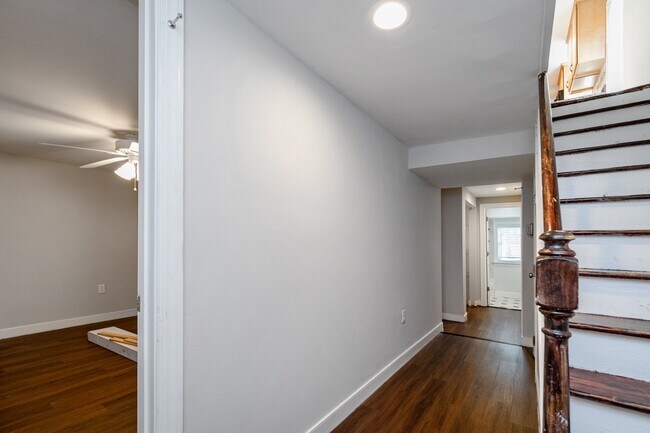 Building Photo - 706 Catherine St