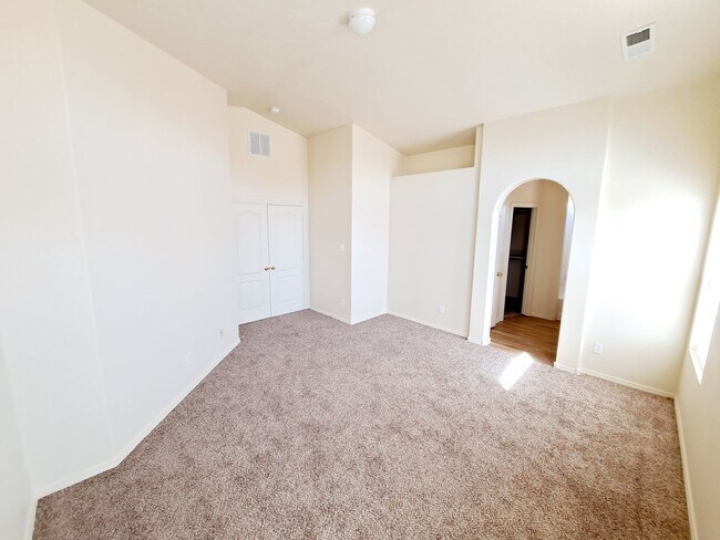 Building Photo - Gorgeous 4-bedroom, 2-bath home featuring two spacious living areas