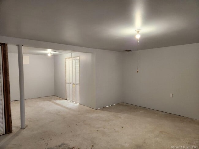 Building Photo - 1 Abbott Rd