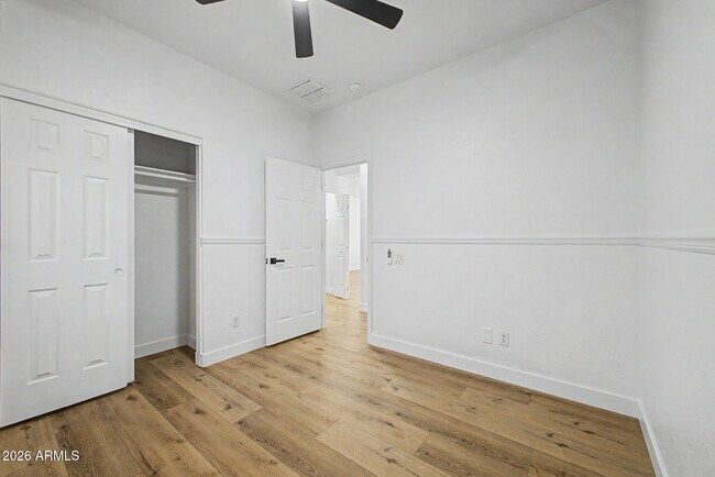 Building Photo - 706 E Las Colinas Pl