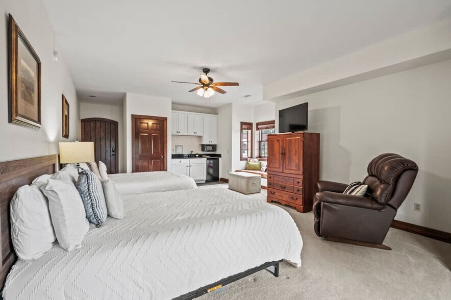 Building Photo - 473 Cuscowilla Dr