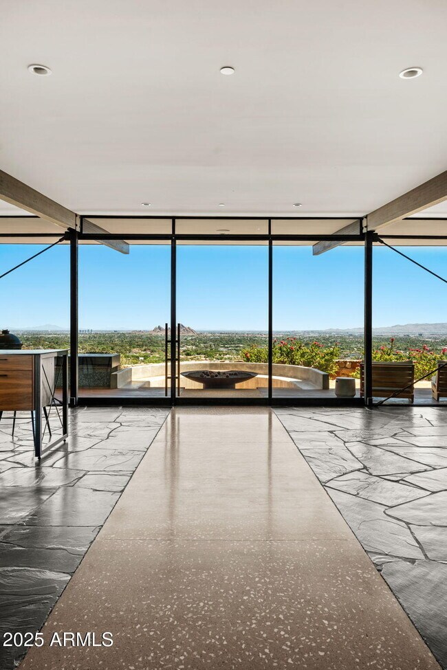Building Photo - 4925 E Red Rock Dr
