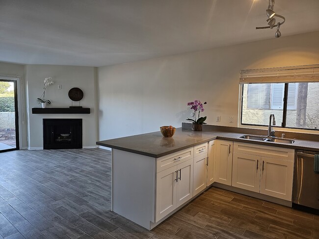 Kitchen/Family room - 4241 Freedom Dr