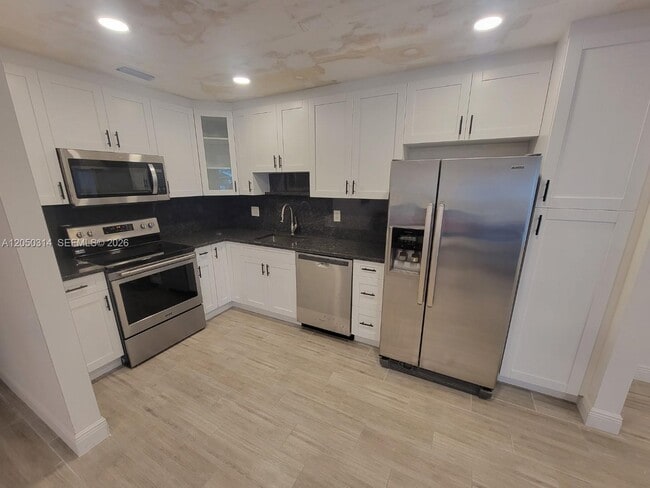 Building Photo - 1009 NW 88th Ave