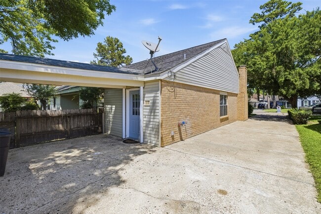 Building Photo - 20011 Sweetgum Forest Dr