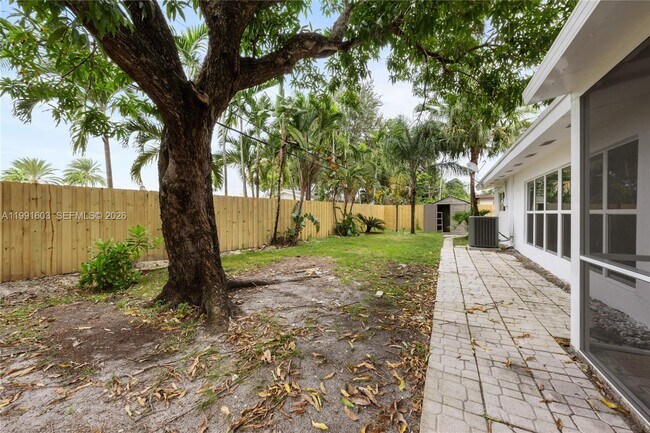 Building Photo - 5727 Harrison St