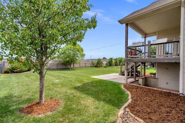 Building Photo - Luxury Home - Month-to-Month or 6-month Le...
