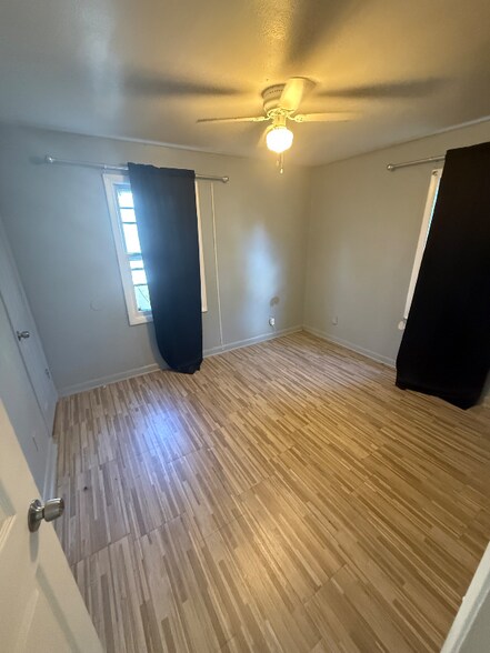 Building Photo - 10112 Cloverdale Dr