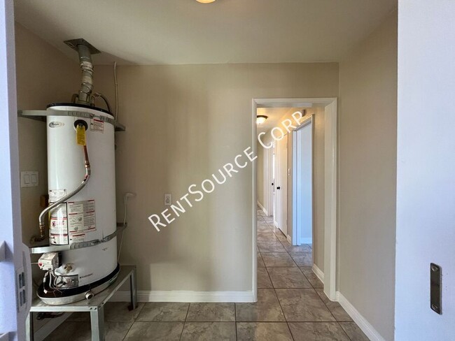 Building Photo - COMING SOON - 2 Bedroom Home For Rent in W...