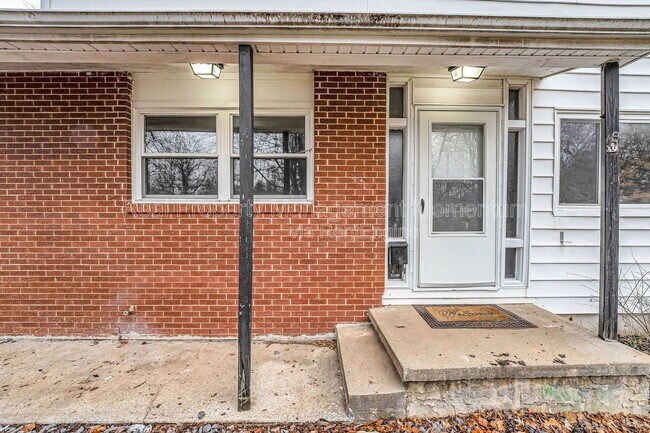 Building Photo - 603 E Greenwood St