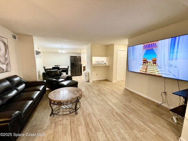 Building Photo - 225 S Tropical Trail
