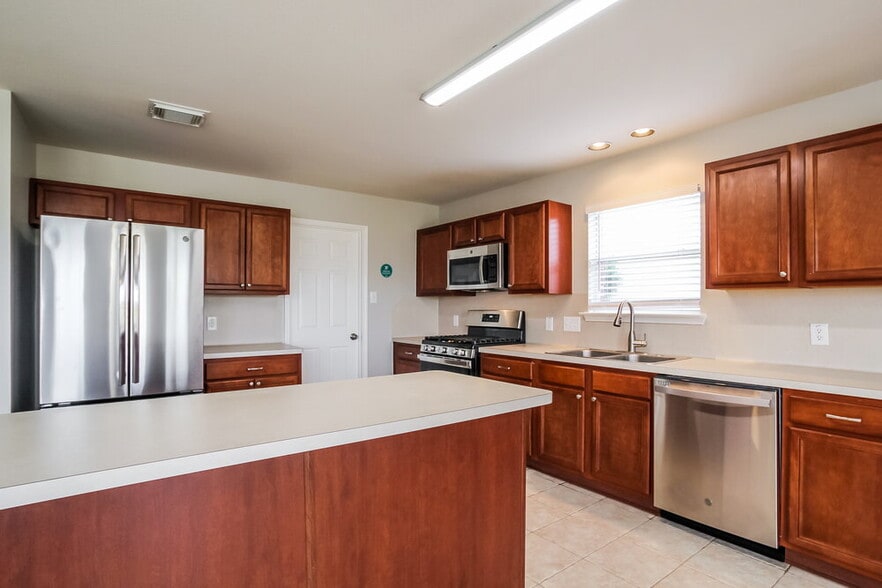 Building Photo - 6135 Springbrook Garden Ln