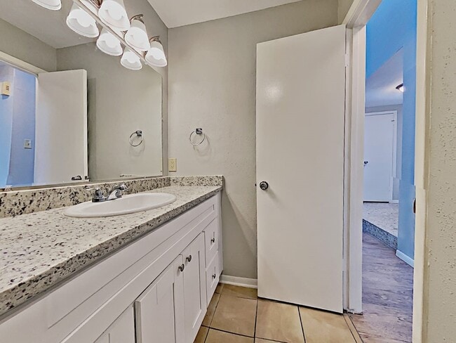 Building Photo - 1118 Red Rock Canyon Dr