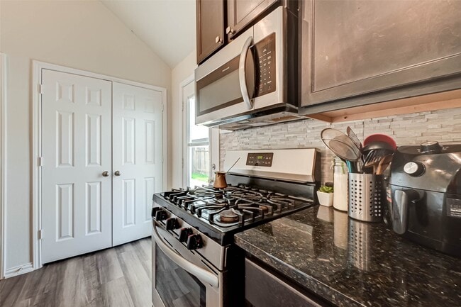 Building Photo - 5027 Green Gate Trl