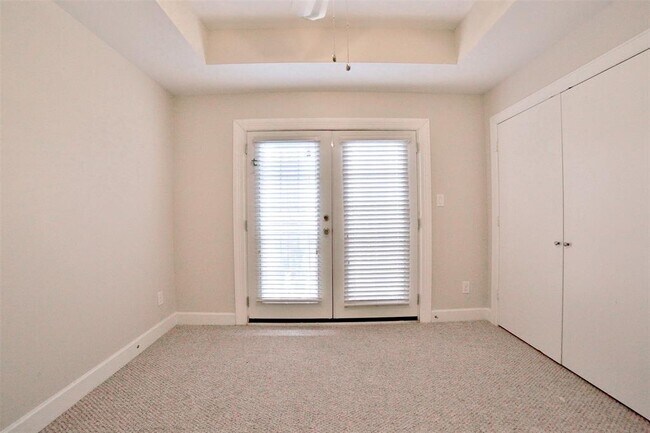 Building Photo - 3734 Main Plaza Dr