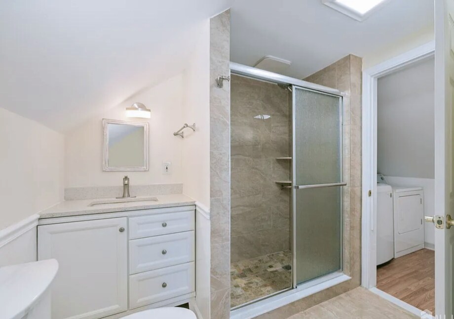 Building Photo - 185 Plainfield Ave