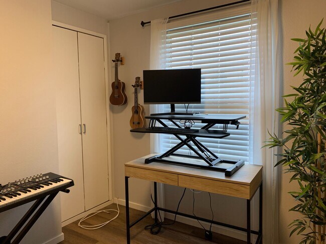 Building Photo - Beautifully Updated  Pinehurst Home