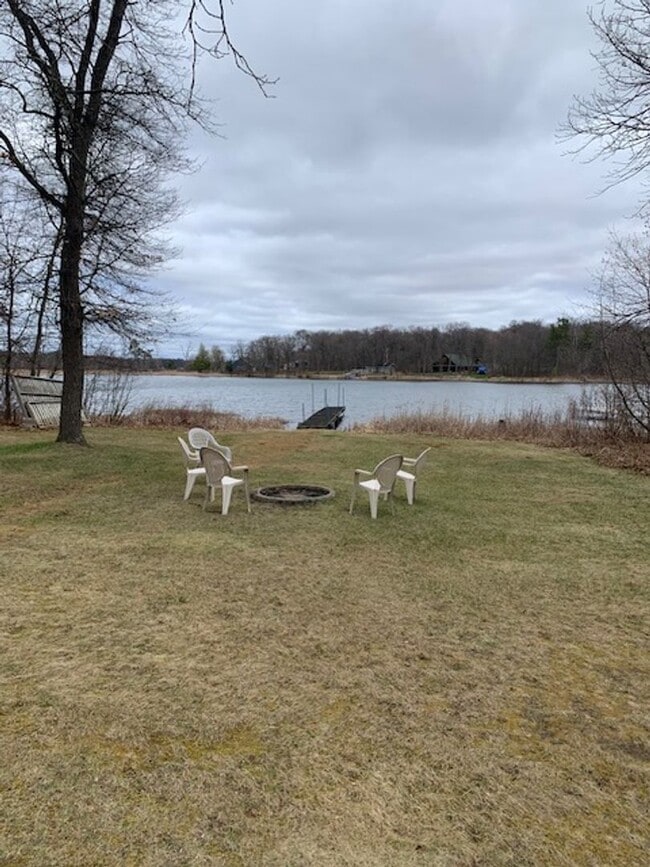 Building Photo - 3 Bedroom on Gull River