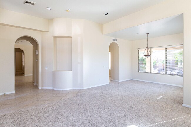 Building Photo - 11183 E Beck Ln