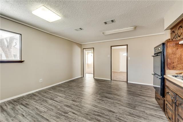 Building Photo - 1605 Maple Dr