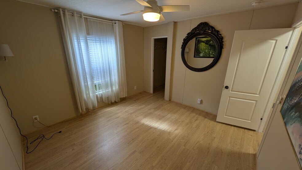 second bedroom - 3023 SW 50th St