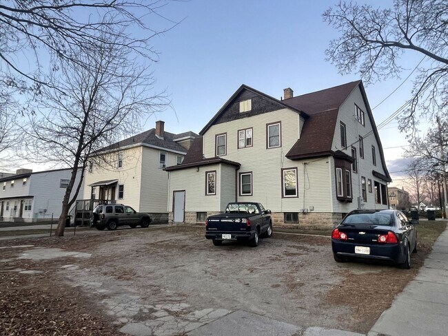 Building Photo - 501 High Ave