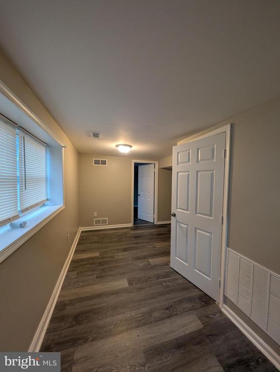 Building Photo - 2 Hawkesbury Ct