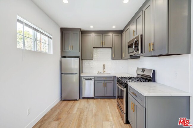 Building Photo - 6633 Belmar Ave