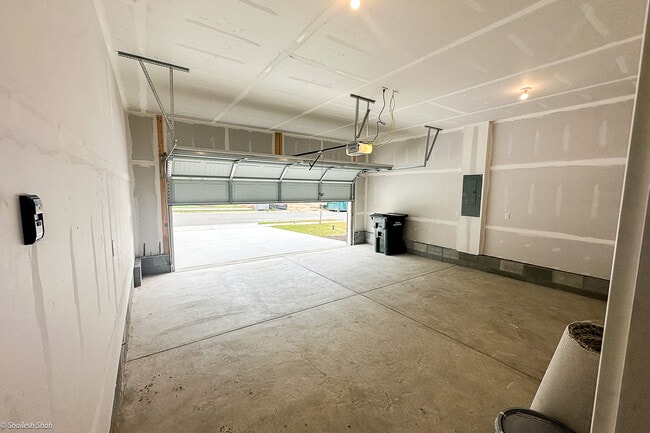 Building Photo - 4044 Brians Ln