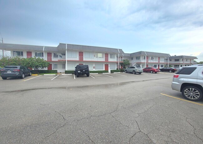 Building Photo - 3200 Lake Osborne Dr