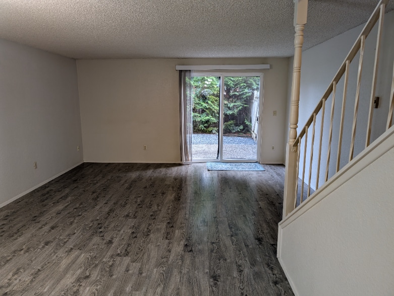 Building Photo - 4617 80th St NE