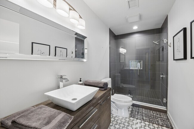 Building Photo - 14030 Mandarin Oaks Ln
