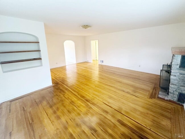 Building Photo - 250 Edgewood Ave