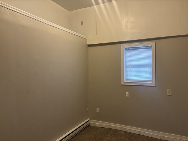 Building Photo - 145 E Main St