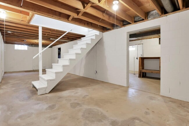 Building Photo - 3114 Kingswood Dr