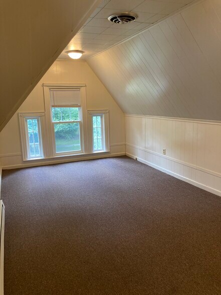 Building Photo - 300 Grampian Blvd