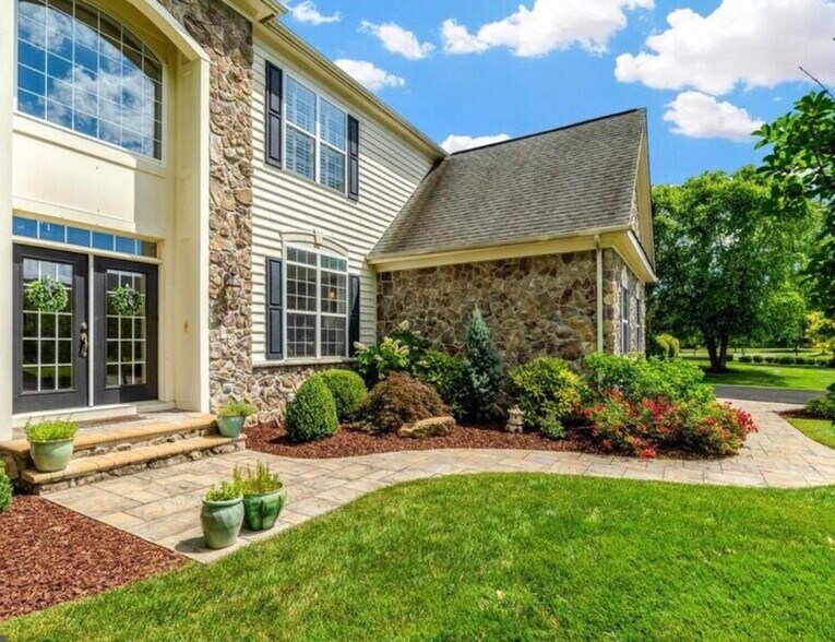 Building Photo - 22374 Dolomite Hills Dr