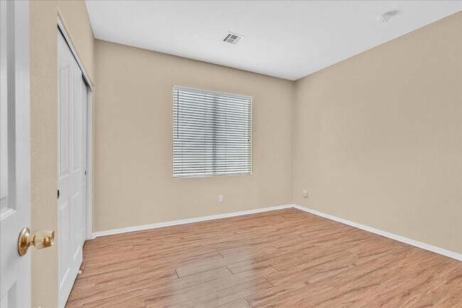 Building Photo - 881 Brunellos Ave