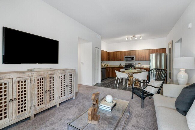 Building Photo - 4250 Lakewood Rd