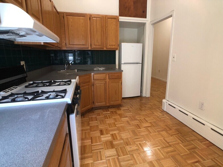 Building Photo - 306 W 106th St