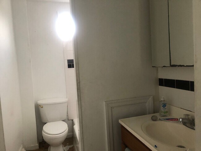 Building Photo - 3 Bedroom House in Great Trenton Neighborhood! This House is Getting a Makeover!