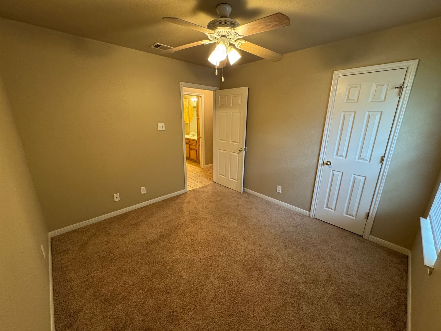 Building Photo - 4803 John David Dr