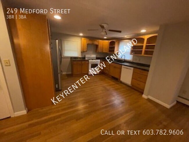 Building Photo - 249 Medford St