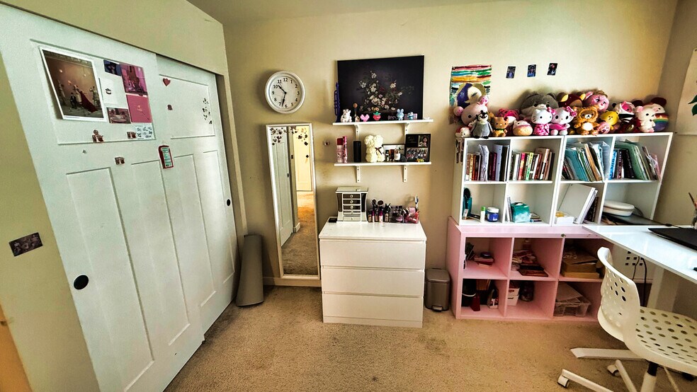 Building Photo - 14600 19th Ave W